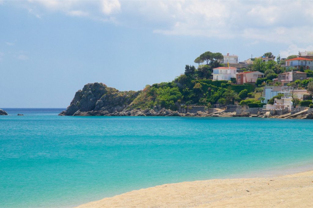 La spiaggia di Caminia